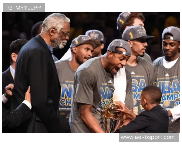 克莱女友晒拉布布穿球衣秀恩爱引发网友热议与羡慕